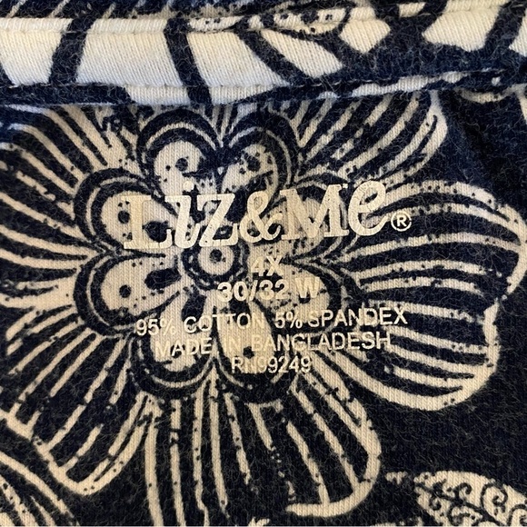 Liz & Me plus sz 4x (30-32)Navy white floral tunic top square neck short sleeve - Picture 8 of 8